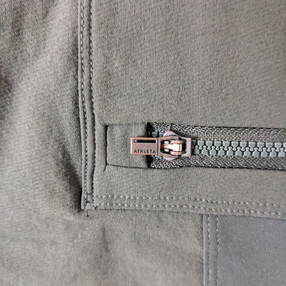 Athleta Headlands Hybrid Cargo Tight - 0 - Picture 9 of 12
